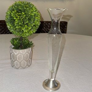 Duchin crystal vase with sterling base. Vintage